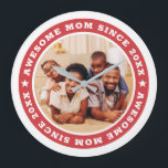 Reloj Redondo Grande Impresionante madre desde 20XX moderna foto simple<br><div class="desc">Este diseño sencillo y moderno se compone de una tipografía de suero y añade una foto personalizado. Una mamá alucinante Desde el 20XX gira en torno a la foto de tu madre, madre, mamá, mamá, etc. Este es un regalo perfecto para tu mamá en su cumpleaños, día de la madre,...</div>