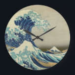 Reloj Redondo Grande La gran onda de Kanagawa<br><div class="desc">Este reloj de pared innumerable ofrece una impresión japonesa muy famosa del woodblock llamada Kanagawa Okinami-Ura (神奈川沖浪裏), conocido en inglés bajo el nombre la gran onda de Kanagawa. Primero fue impreso durante los 1830s por un artista nombrado Katsushika Hokusai como parte de sus treinta y seis opiniones de las series...</div>