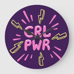 Reloj Redondo Grande Lema feminista del poder chica, fondo violeta.