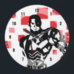 Reloj Redondo Grande Liga de la Justicia| Cyborg Digital Noir Pop Art<br><div class="desc">Eche un vistazo a este cómico estilo noir del Cyborg de la Liga de la Justicia,  de pie con su cibernetico cañón en la lista. Este gráfico en blanco y negro se compensa con sus mejoras cibernéticas rojas y cuadrados digitales rojos en el fondo.</div>