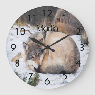 Reloj Redondo Grande Lobos personalizados durmiendo en la nieve