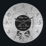 Reloj Redondo Grande Los diamantes plateados cumplen 25 años de Boda<br><div class="desc">Elegante reloj de aniversario de boda de diamantes de plata.</div>