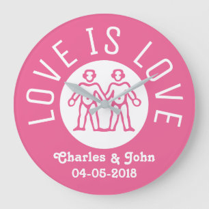 Reloj Redondo Grande Love is Love Typography Gay Pride LGBT Couple Pink
