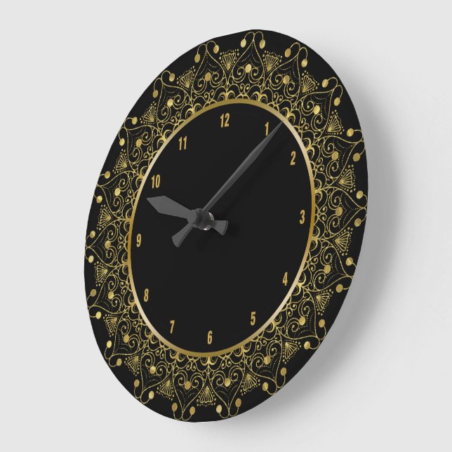 Reloj Redondo Grande Mandala floral vintage de color negro y dorado (Ángulo)