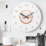 Reloj Redondo Grande Marca promocional del logotipo de la empresa perso<br><div class="desc">Añada el logotipo corporativo de su empresa personalizado para crear un reloj de pared único. Hace un gran regalo promocional o regalo corporativo para clientes,  vendedores,  empleados u otras personas especiales. Elija entre diferentes formas y tamaños de reloj. No hay cantidad mínima,  no hay cargos de instalación.</div>