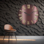 Reloj Redondo Grande Maroon de Borgoña Gold Metallic Número romano<br><div class="desc">Mi intención era crear una apariencia simple pero muy elegante con efecto de árbol dimensional. Corresponde a la moda actual en la decoración de casa. Puede cambiar la forma y el color de la mano. Diseño florenceK</div>