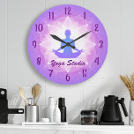 Reloj Redondo Grande Meditación de Zen Yoga Lotus Personalizada<br><div class="desc">Moderno Personalizado personalizado de moda Zen Yoga Lotus Meditation Wall reloj por Bonito Imprimible. Reloj perfecto para el estudio de Yoga,  y es un gran regalo para los amantes de la meditación!</div>