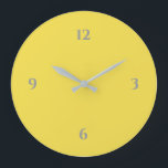 Reloj Redondo Grande Minimalista amarillo y gris<br><div class="desc">El reloj artístico moderno presenta un diseño minimalista en una paleta de colores amarillo y gris. Un diseño sencillo y sencillo con números grises sobre un fondo amarillo. Una moderna adición a su cocina, sala de estar o pared de oficinas, un moderno regalo de oficina o un moderno regalo de...</div>