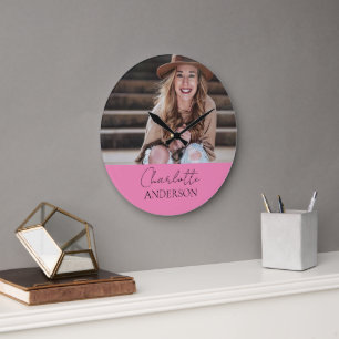 Reloj Redondo Grande Minimalista Moderna Nombre Foto Rosa Simple