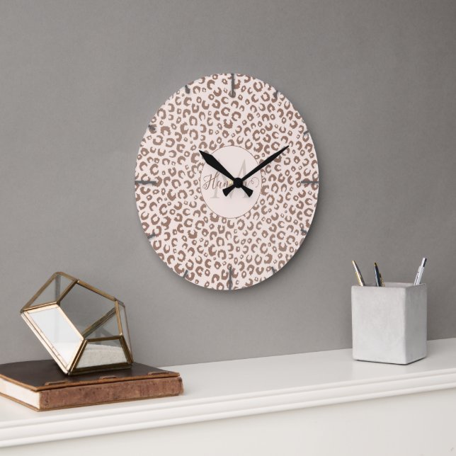 Reloj Redondo Grande Mocha Mousse y Cream Tan Leopard Pattern (Oficina)