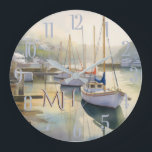 Reloj Redondo Grande Monograma de navegación acuática con encanto<br><div class="desc">Este reloj representa realmente la visión mágica que tenemos de los veleros sentados tranquilamente en un puerto neblinoso a primera hora de la mañana: la paz, tranquilidad y serenidad del momento. Añadir su monograma. Disfruta del encantador poster por ti mismo o como regalo. Si tiene alguna pregunta, sólo tiene que...</div>