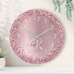 Reloj Redondo Grande Monograma de Purpurina Metalizado cepillado de col<br><div class="desc">Personaliza fácilmente este diseño de reloj de pared de moda de moda con un purpurina brillante rosa y brillante de color rosa bonito sobre un fondo metálico rosa de color rosa.</div>