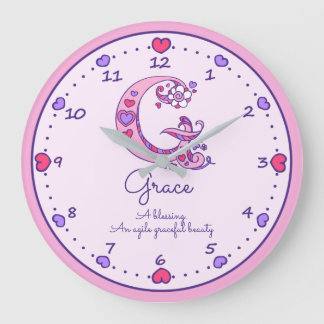 Reloj Redondo Grande Monograma G corazones chicas nombre que significa 