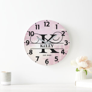 Reloj Redondo Grande Monograma K Desgastada Lavanda Pálido