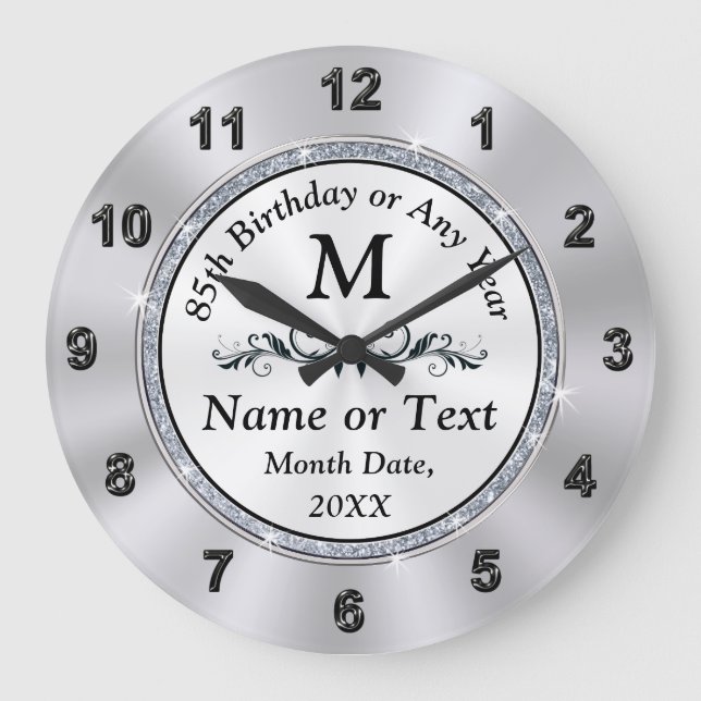 Reloj Redondo Grande Monograma, regalo de cumpleaños número 85 para él  (Anverso)