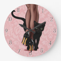 Mujer elegante y gato negro