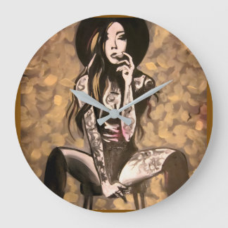Reloj Redondo Grande Mujer Tatuada en Oro