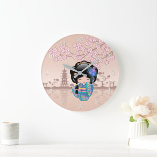 Reloj Redondo Grande Muñeca Keiko Kokeshi - Geisha con Kimono Azul