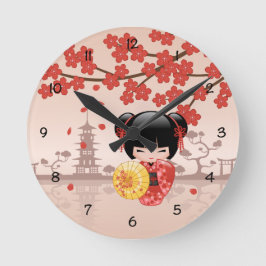 Reloj Redondo Grande Muñeca Kokeshi Sakura Roja - Geisha Japonesa