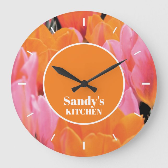 Reloj Redondo Grande Naranja y foto de tulipán rosado personalizada (Anverso)