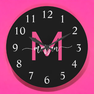 Reloj Redondo Grande Nombra de Monograma del guión moderno rosado calie