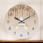 Reloj Redondo Grande Nombre del monograma del Purpurina de espuma dorad<br><div class="desc">Lujo Ombre Ombre Dripping Sparkle Purpurina Monograma Nombre y reloj de pared inicial. El reloj de pared es el regalo perfecto para alguien que ama el purpurina brillante dorado.</div>