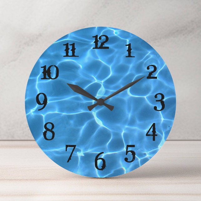 Reloj Redondo Grande Números de salpicaduras negras Piscina azul Aqua (Black Splash Numbers Aqua Blue Swimming Pool Large Clock)