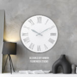 Reloj Redondo Grande Números romanos gris metálicos de plata blanca<br><div class="desc">Único minimalista y decorativo Corresponde a la moda actual en la decoración de casa. Puede cambiar la forma y el color de la mano. Diseño florenceK</div>