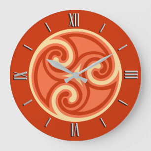 Reloj Redondo Grande Ornamento de Celtic Triskele, Naranja mandarín