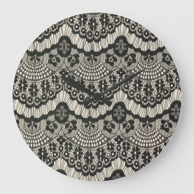 Reloj Redondo Grande Ornamento de encaje de tela sobre blanco. (Anverso)