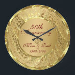 Reloj Redondo Grande Oro esparcido 50° aniversario Boda<br><div class="desc">Elegantes tonos dorados borde floral con 2 corazones ,  Aniversario del Oro 50 Boda. Viene en tonos plateados.</div>