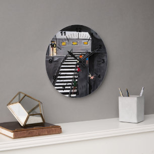 Reloj Redondo Grande Pasos Innecesarios Pintura de Alfred Fox