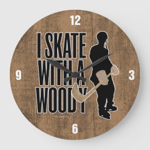 Reloj Redondo Grande Patiné Con Un Reloj Grande De Woody (Hockey)