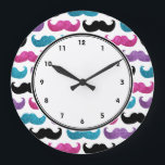 Reloj Redondo Grande Patrón de bigotes grisáceos (azul y negro rosado p<br><div class="desc">NB. Este producto tiene una imagen de purpurina y no está hecho de purpurina real. bigote, bigote, bigotes, bigotes, bigotes, gélidos, purpurinas, purpurinas, glamur, glamuroso, brillante, chica, chicas, textura, fresco, elegante, moderno, de moda, divertido, divertido, divertido, divertido, divertido, tonto, divertido, bigote, silueta, forma, "bigote divertido", "bigote gracioso", bigote", humorístico, "bigote...</div>