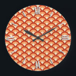 Reloj Redondo Grande Patrón de onda Art Deco - naranja de mandarina<br><div class="desc">Un patrón art decó basado en el patrón de onda tradicional que se ve a menudo en los textiles japoneses,  en naranja de mandarina de pálido a profundo acentuado con óxido</div>