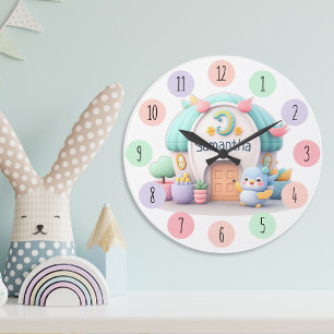 Reloj Redondo Grande Pequeña y pequeña casa con chica de nombre y dragó