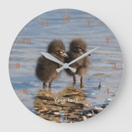 Reloj Redondo Grande Personaliza dos pollitos de pájaro Limpkin