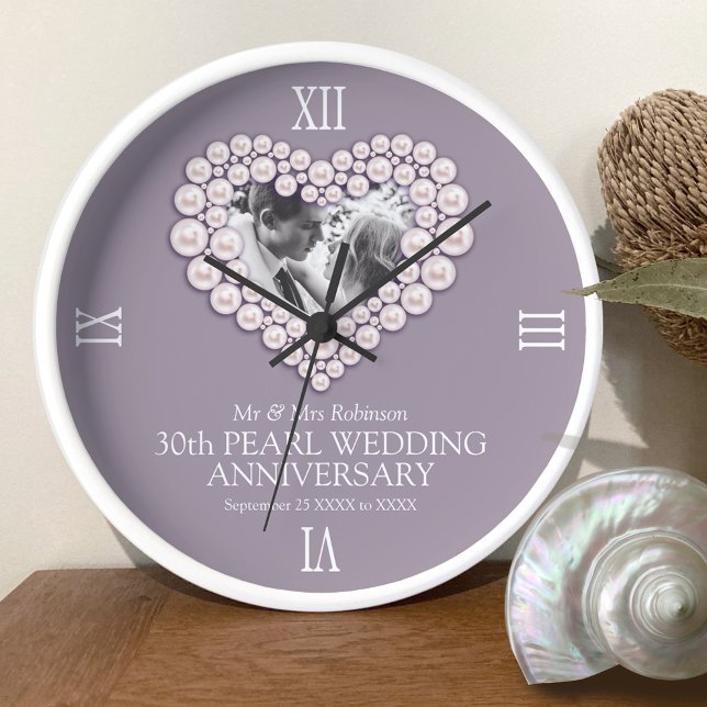 Reloj Redondo Grande Personalizado del aniversario de Pearl Photo Heart (Subido por el creador)