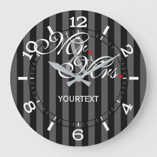 Reloj Redondo Grande Personalizado Sr. y Sra. en un
