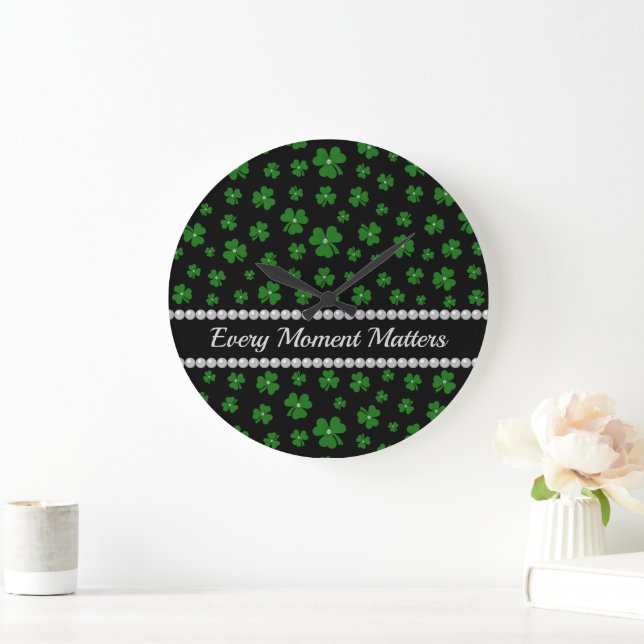 Reloj Redondo Grande Personalized St. Patrick’s Day Shamrock with Pearl (Hogar)
