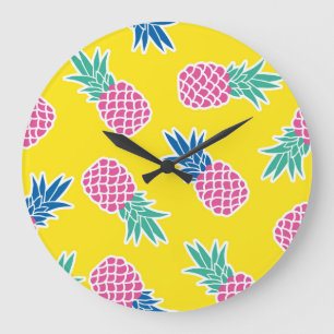 Reloj Redondo Grande Pineapple Frenzy: Personalizado brillante Vintage.