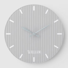 Reloj Redondo Grande Pinstripes gris claro personalizado