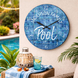 Reloj Redondo Grande Piscina de baldosas azul fresco Nombre de familia