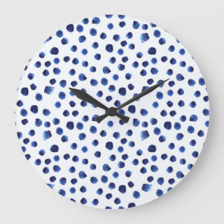 Reloj Redondo Grande Polka Azul: Punto acuarela sin inconvenientes.