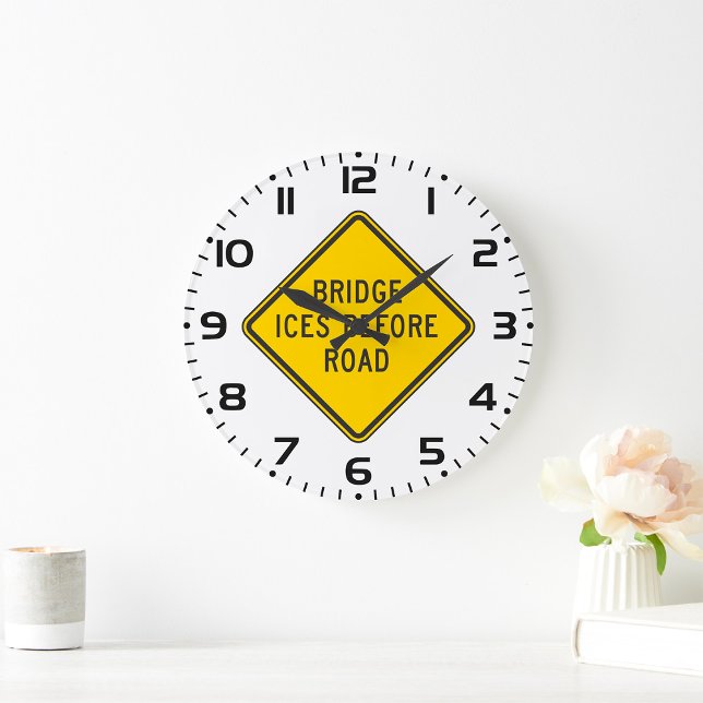 Reloj Redondo Grande Puente Ices Antes De La Seguridad De Invierno Del  (Subido por el creador)