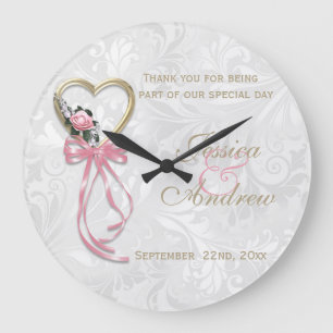 Reloj Redondo Grande Rosa Romántica, Corazón de Oro y Cinta Rosa