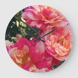 Reloj Redondo Grande Rosas de rayas rosas y blancas: arte floral
