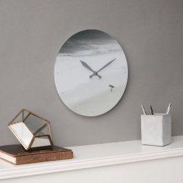 Reloj Redondo Grande Sandpiper costero en la playa