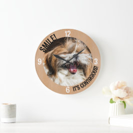 Reloj Redondo Grande Shihtzu riendo sonrisa es un contagioso texto pers