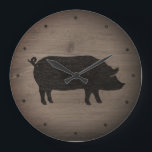 Reloj Redondo Grande Silueta de cerdo rústico<br><div class="desc">Reloj de pared de silueta de cerdo. El diseño de madera está impreso,  no de madera real.</div>